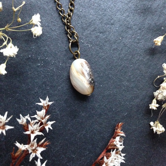 Tumbled Stone/Shell Pendant Necklace - Picture 4 of 6